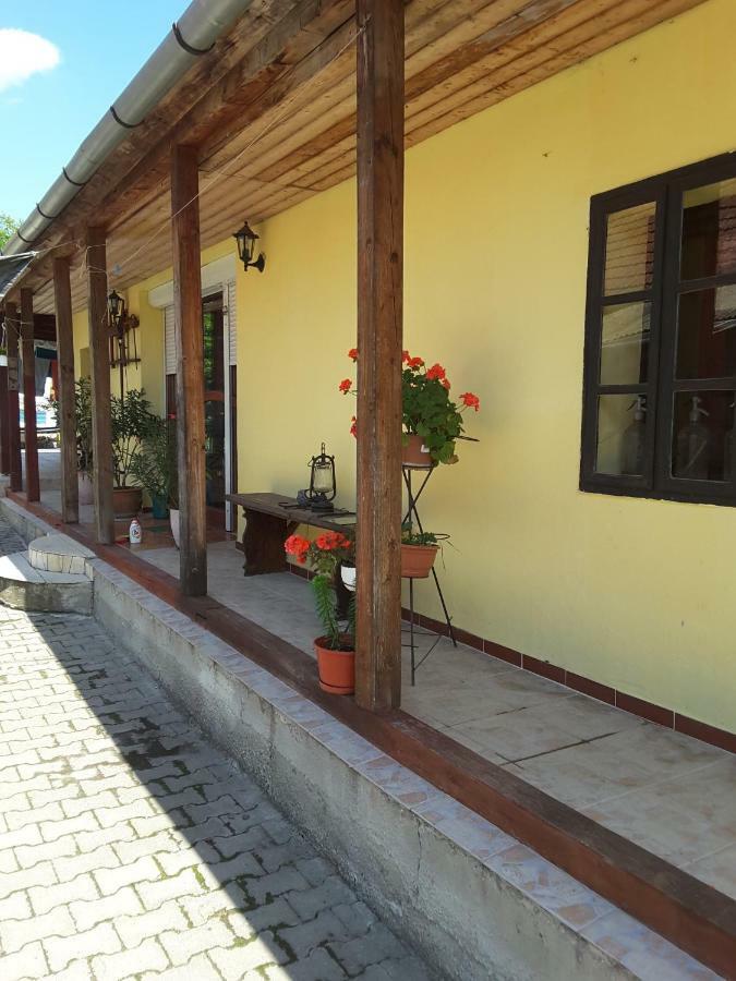 Ibolya Apartman Apartment Kano Exterior photo